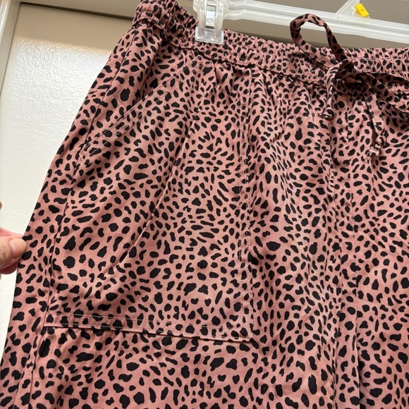 Victoria Secret Pink Easy Lightweight Joggers Leopard Pants Size L Large - Picture 6 of 9
